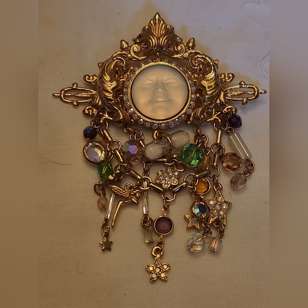 Kirk’s Folly Signed Seaview Moon Face Brooch – Mystical Charms Dangling Pin